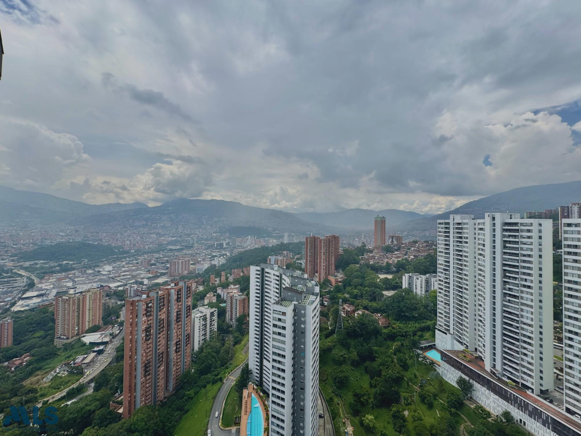 Piso alto, vista panorámica a Medellín!!! medellin - alto de las palmas