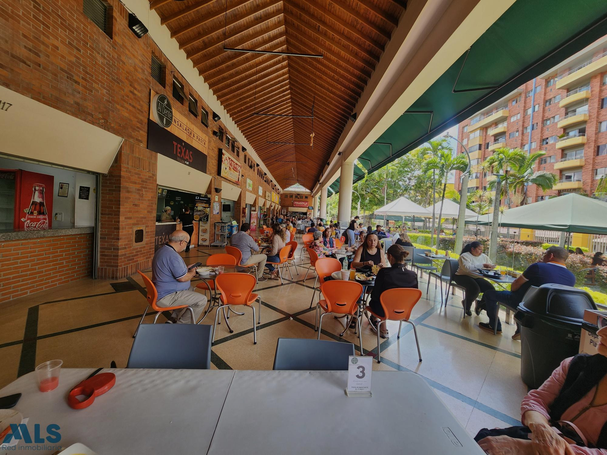 LOCAL EN MALL ESPECIALIZADO EN COMIDAS medellin - laureles
