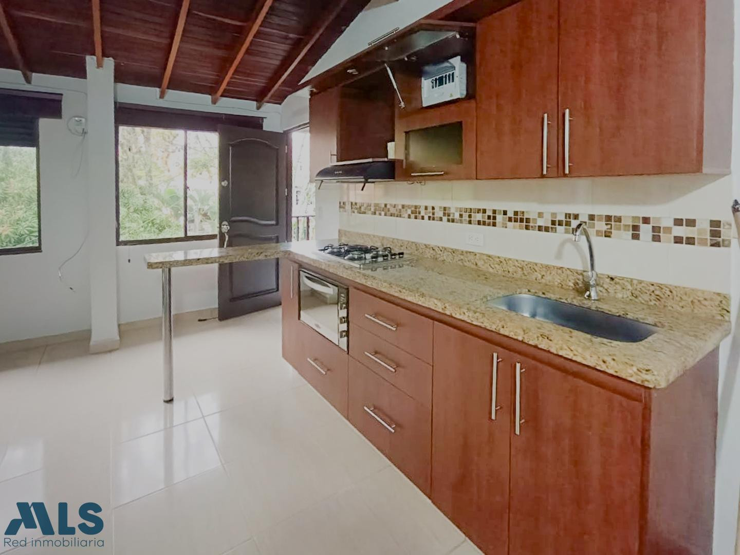 Apartaestudio tercer piso medellin - simon bolivar