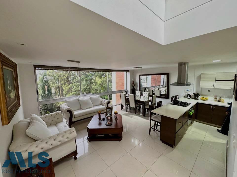 Casa con muy buenos espacios disfrutar familia envigado - loma el atravesado