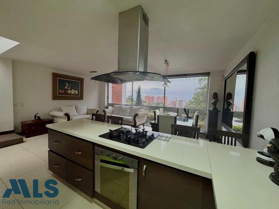 Casa con muy buenos espacios disfrutar familia envigado - loma el atravesado