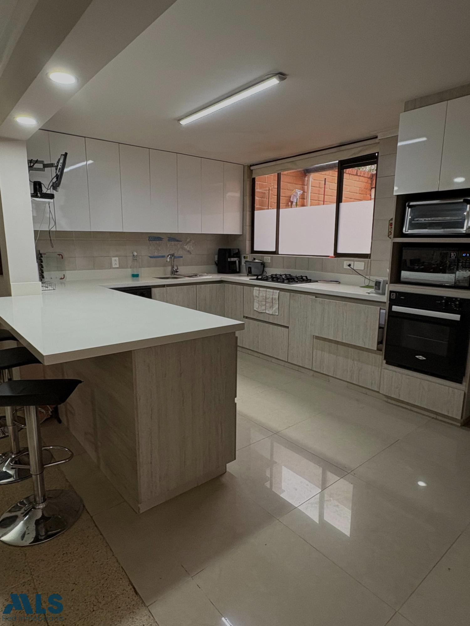 casa en unidad cerrada en El Poblado medellin - la visitacion