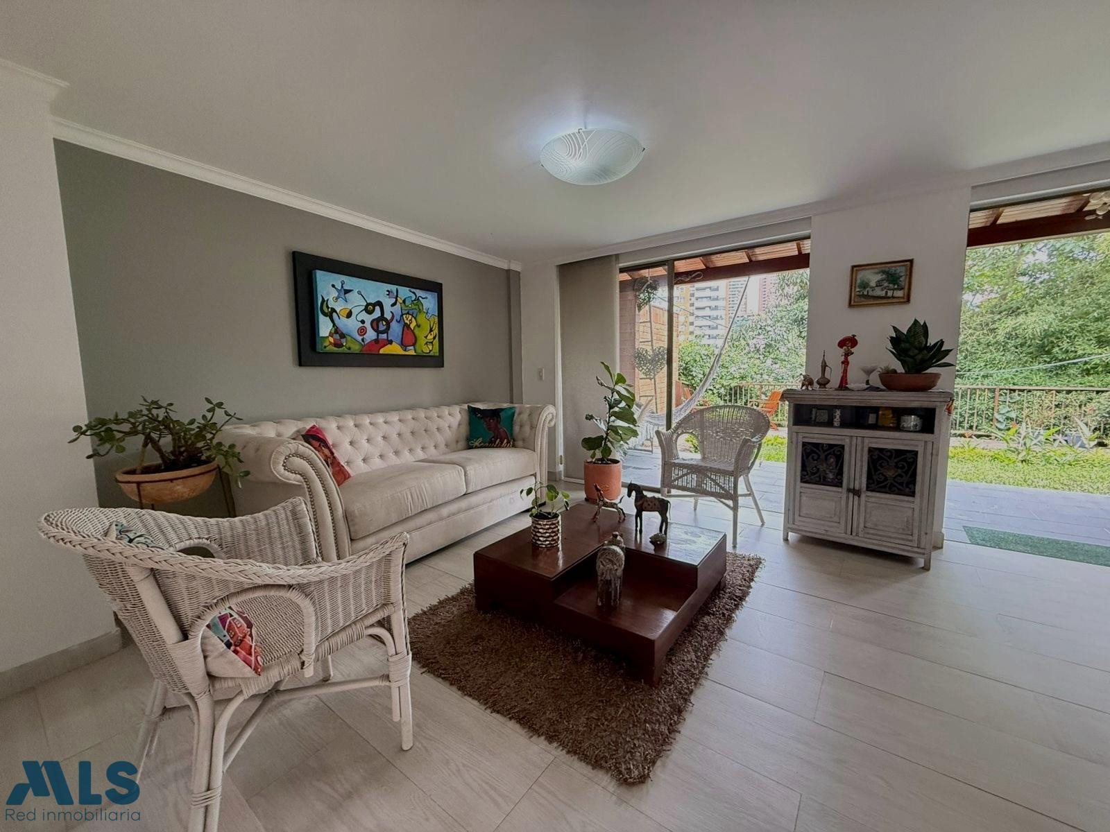 Hermosa casa en Unidad con Amenities. envigado - loma el atravesado