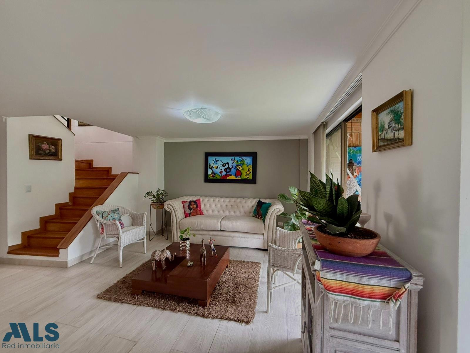 Hermosa casa en Unidad con Amenities. envigado - loma el atravesado