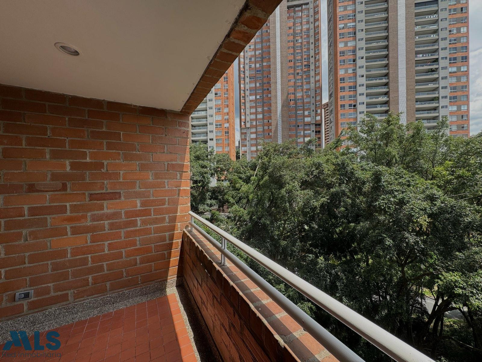 Apto muy cerca a El Tesoro, Poblado medellin - el tesoro