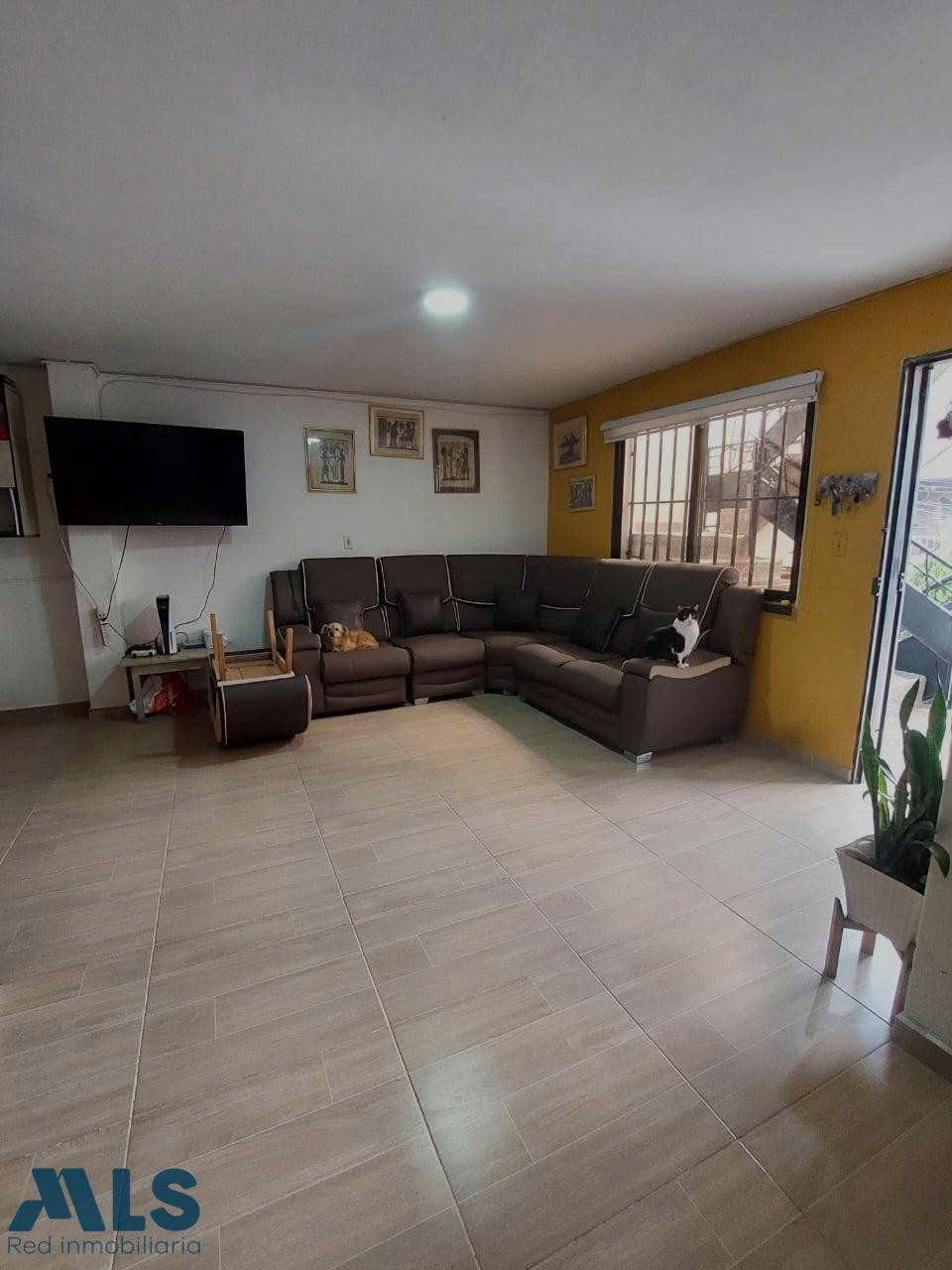 En venta amplio apartamento en Bello bello - prado