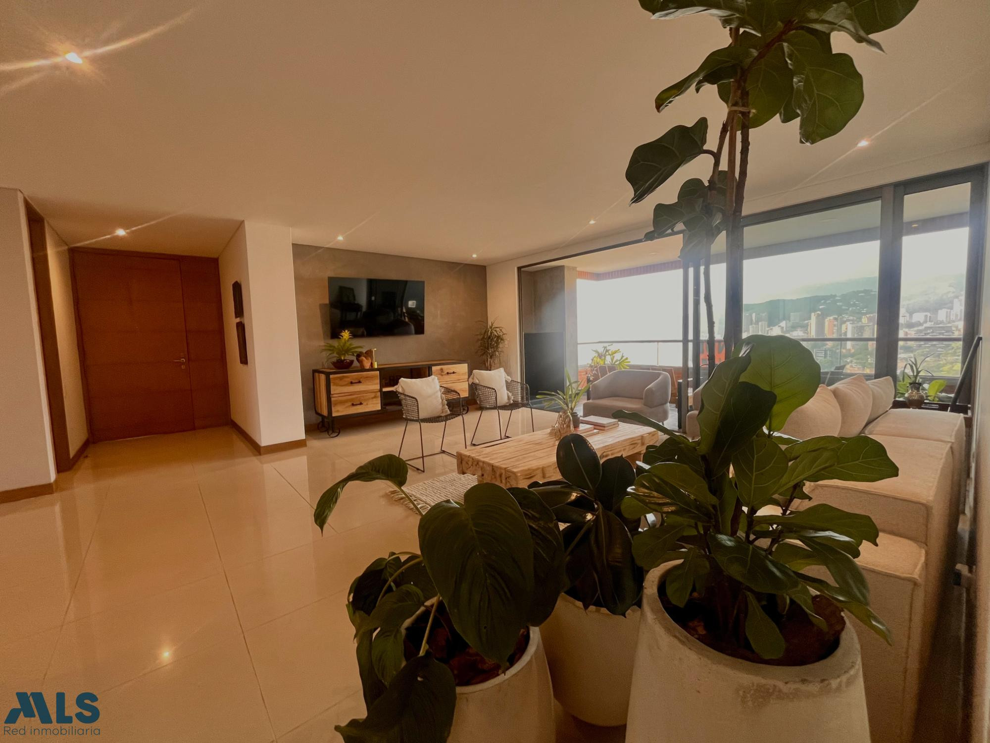 Exclusivo Apartamento Remodelado con Vista Panorámica medellin - el poblado