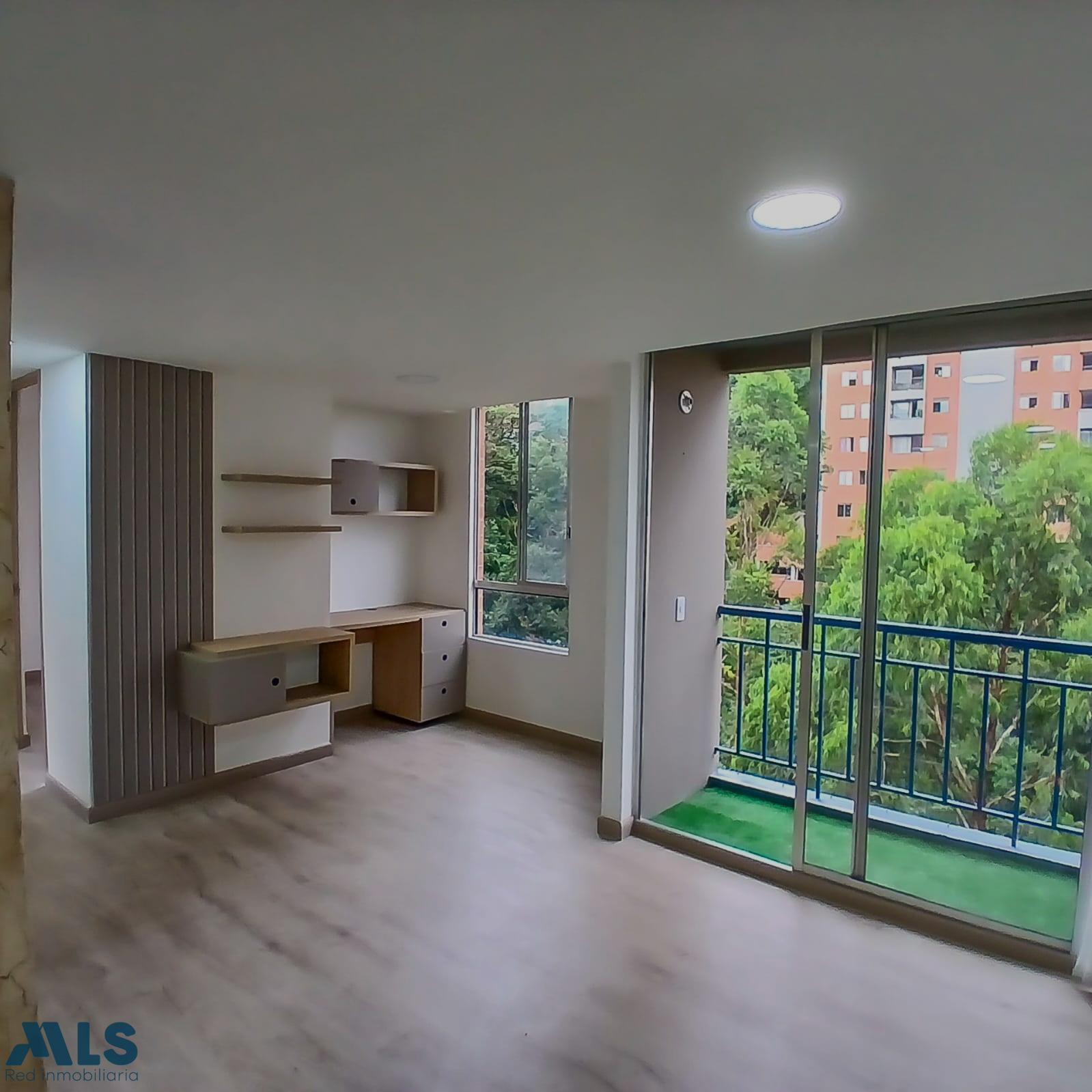 Apartamento totalmente remodelado en loma del indio. medellin - loma del indio
