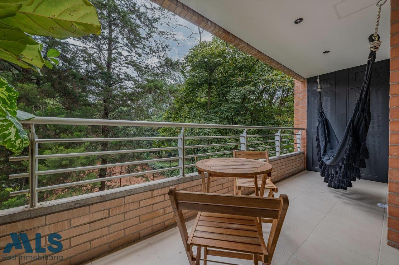 Apartaestudio remodelado en venta, cerca a Vizcaya. medellin - provenza