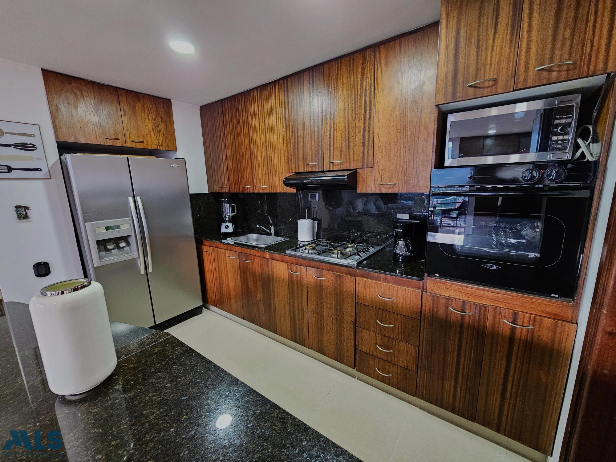 Elegantemente amueblado en una ubicación privilegiada: ideal para inversores medellin - lalinde