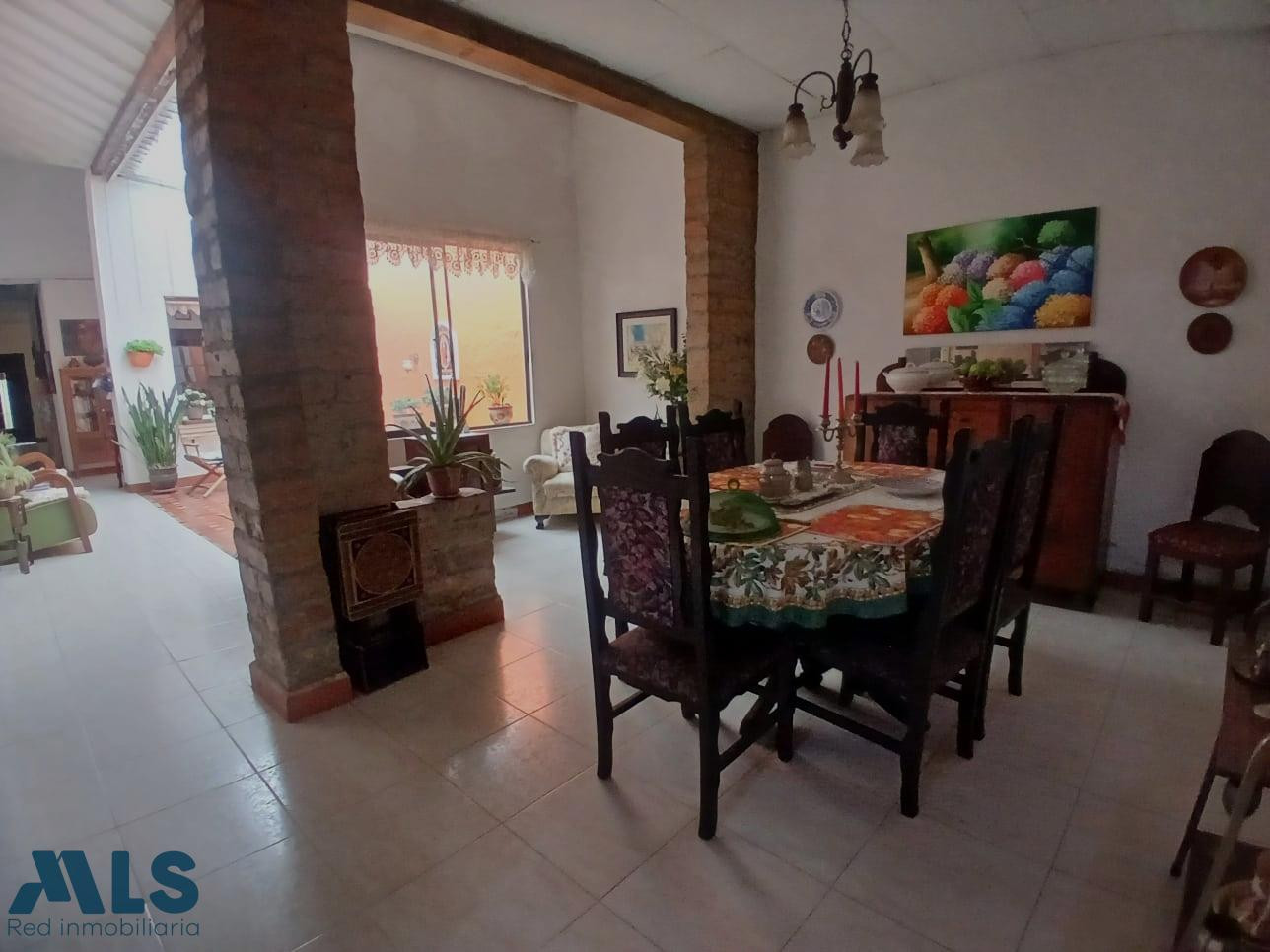 Espectacular casa para vivienda, bodega u oficina medellin - belen