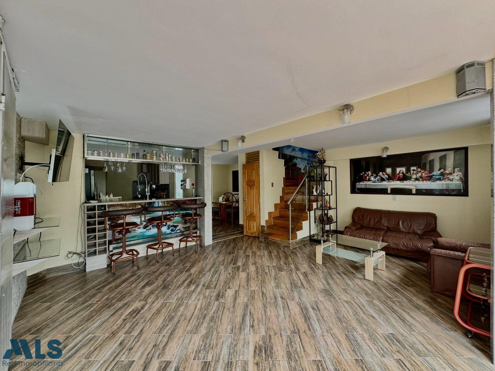 Casa con excelente ubicación! envigado - las casitas