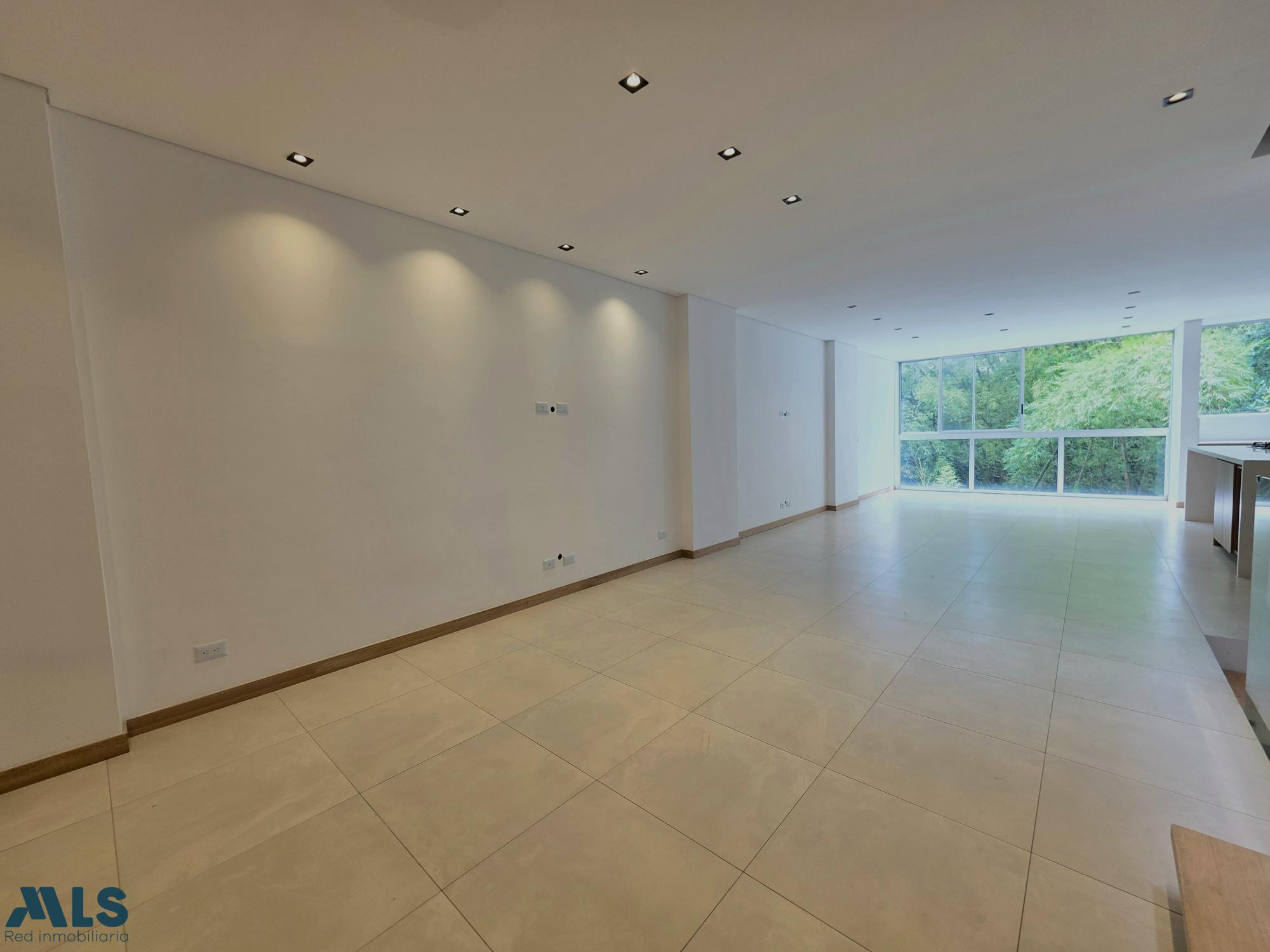 Hermosa casa remodelada en la Loma del Atravesado envigado - loma el atravesado