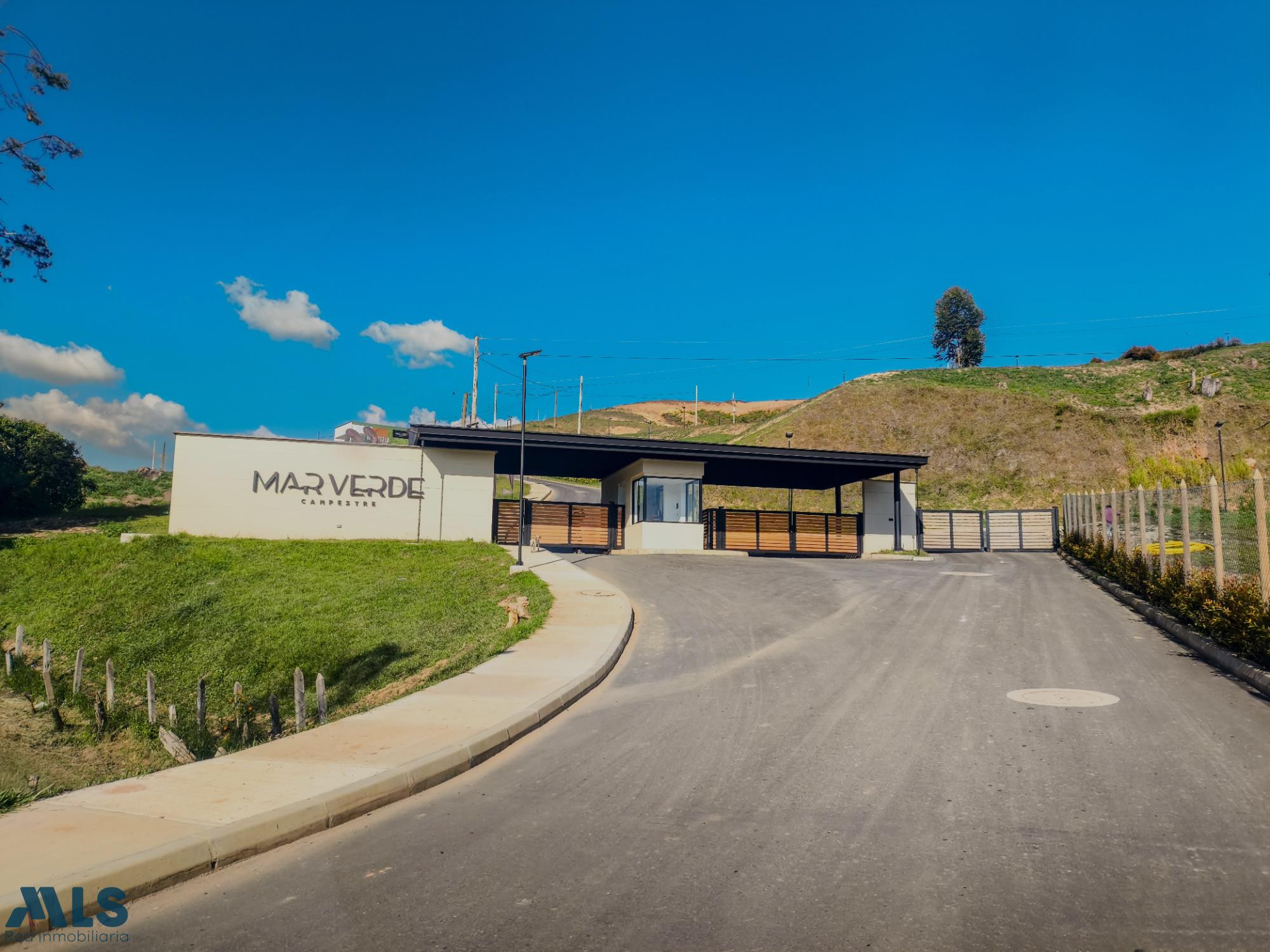 Venta de lote con vista al campo de golf Club La Macarena en MARVERDE rionegro - corredor vial rionegro marinilla