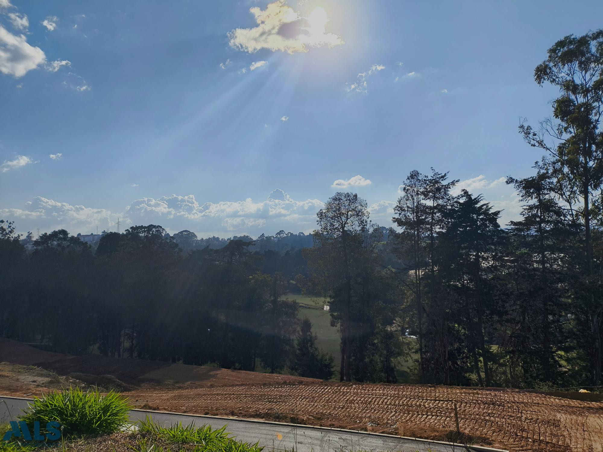 Venta de lote con vista al campo de golf Club La Macarena en MARVERDE rionegro - corredor vial rionegro marinilla