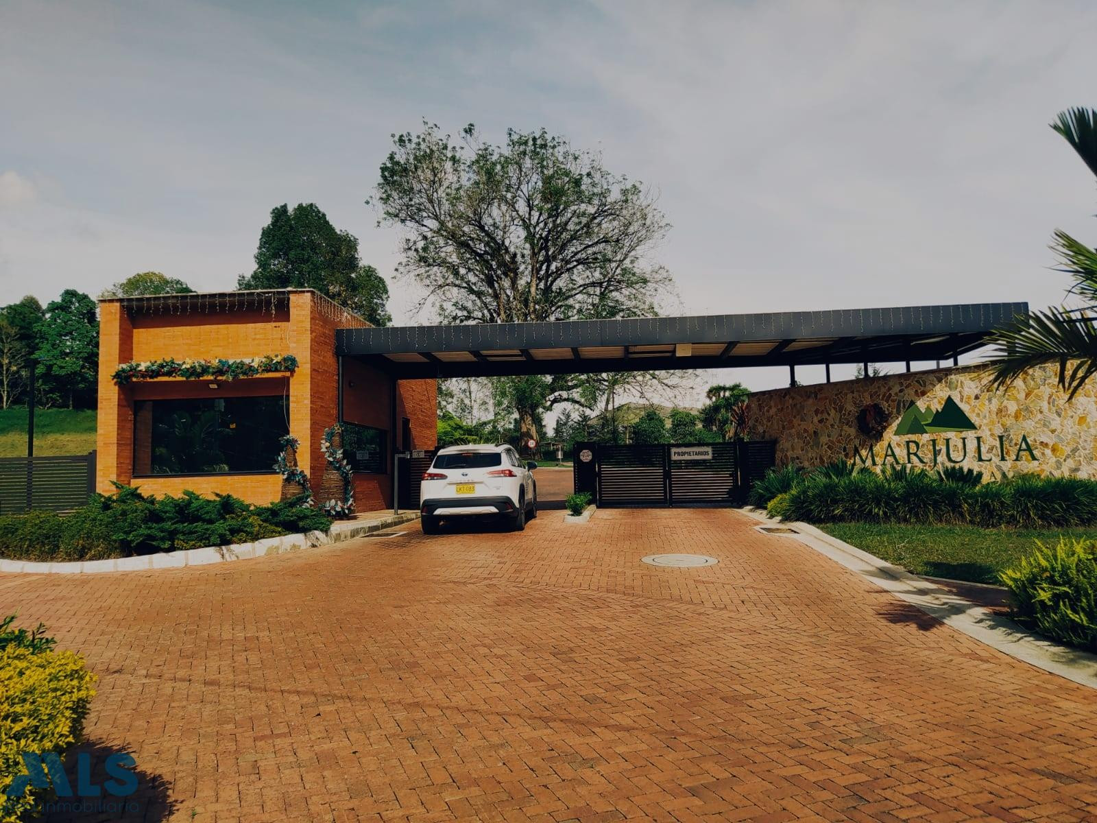 Venta de hermoso lote en El Retiro, V. Don Diego el-retiro - v don diego