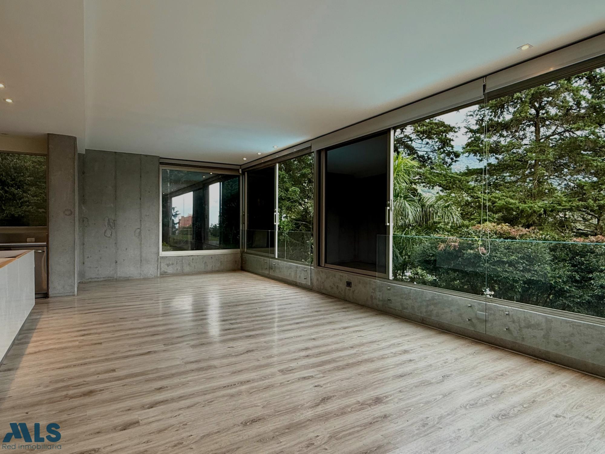 Hermoso apartamento con vista verde medellin - los balsos no 1