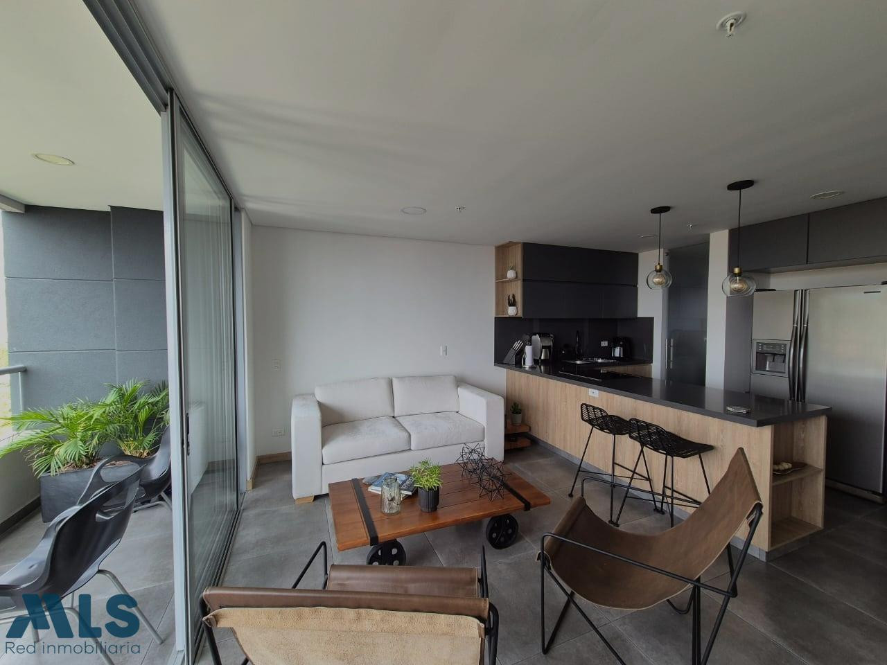 Hermoso apartamento remodelado, último piso envigado - loma del escobero