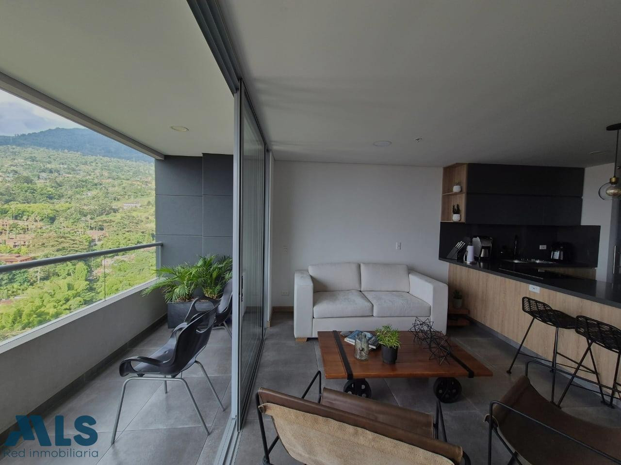 Hermoso apartamento remodelado, último piso envigado - loma del escobero