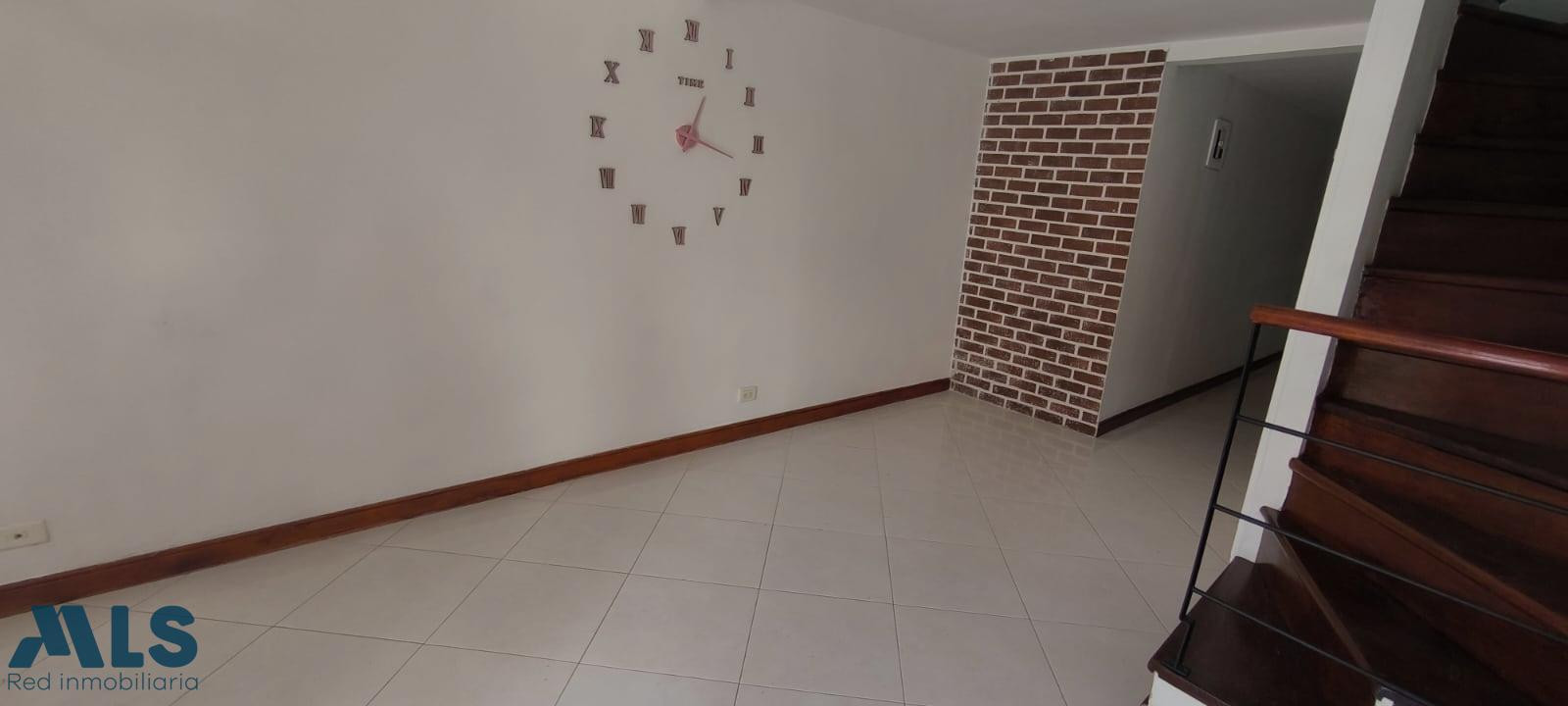 Loma del Indio casa en unidad cerrada medellin - loma del indio