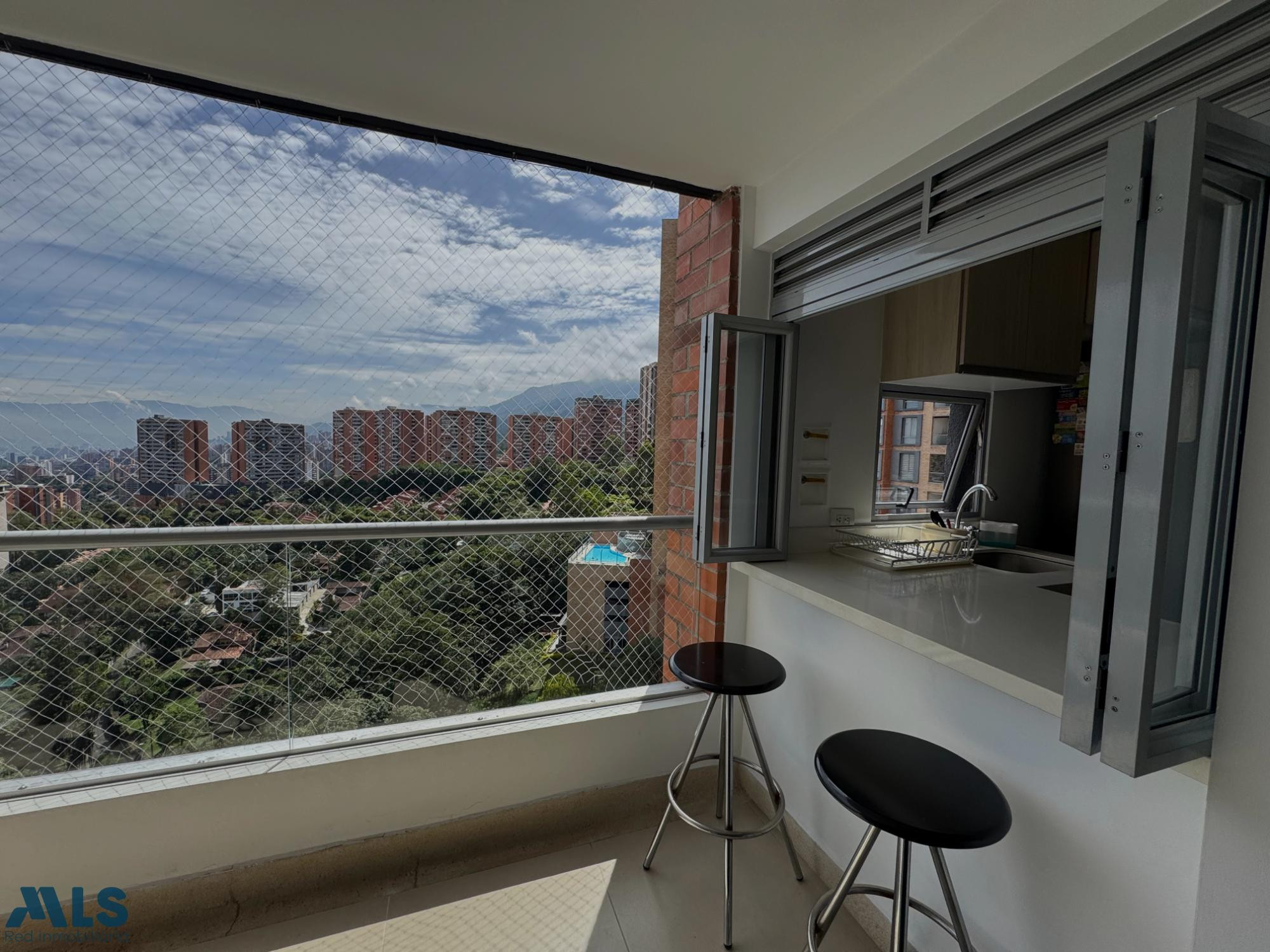 “93m² de encanto y una vista que lo dice todo.” envigado - loma de las brujas