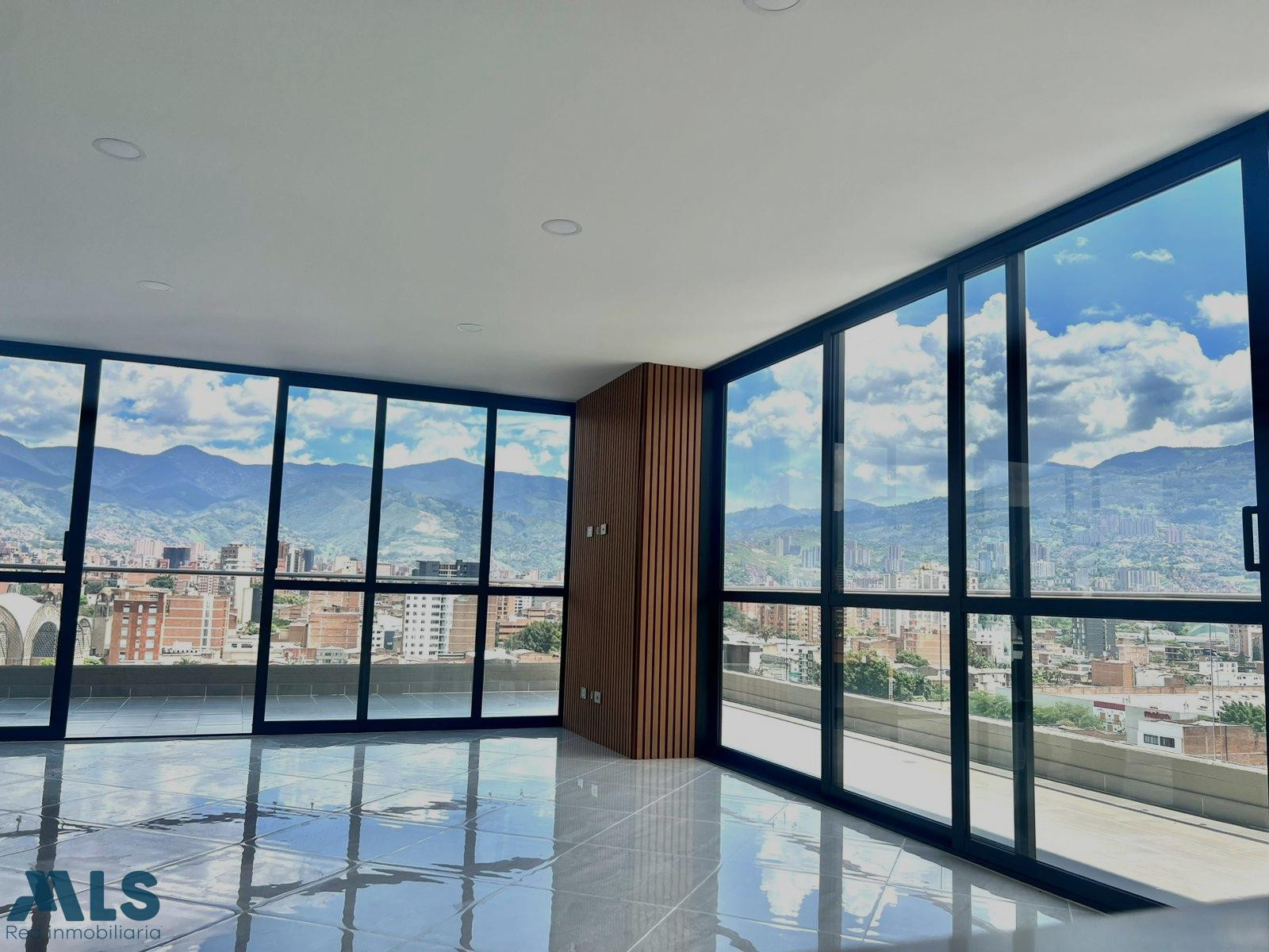 LUJOSO APARTAMENTO CON EXCELENTE VISTA medellin - san joaquin