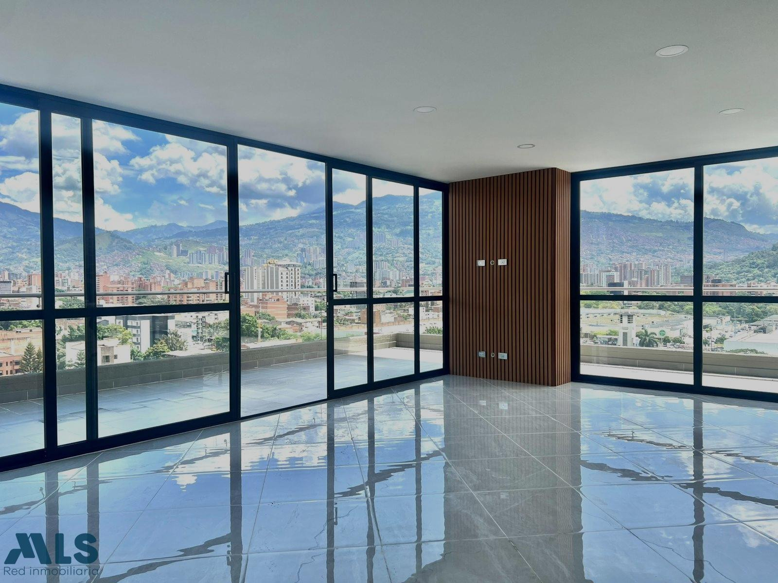 LUJOSO APARTAMENTO CON EXCELENTE VISTA medellin - san joaquin