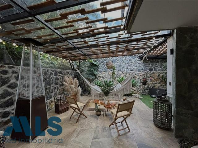 Hermosa casa completamente remodelada envigado - loma de las brujas