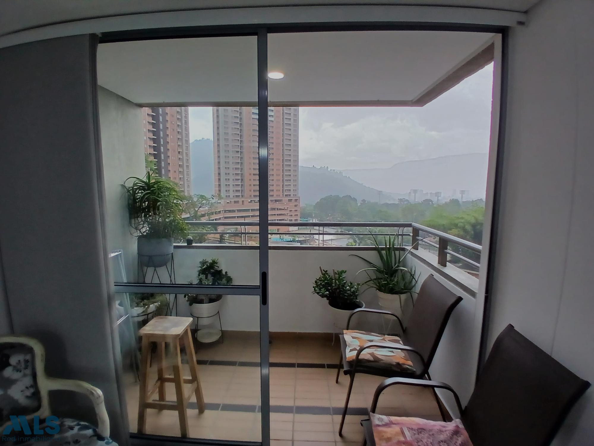 hermoso apartamento para vivir o excelente opción de inversión itagui - ditaires