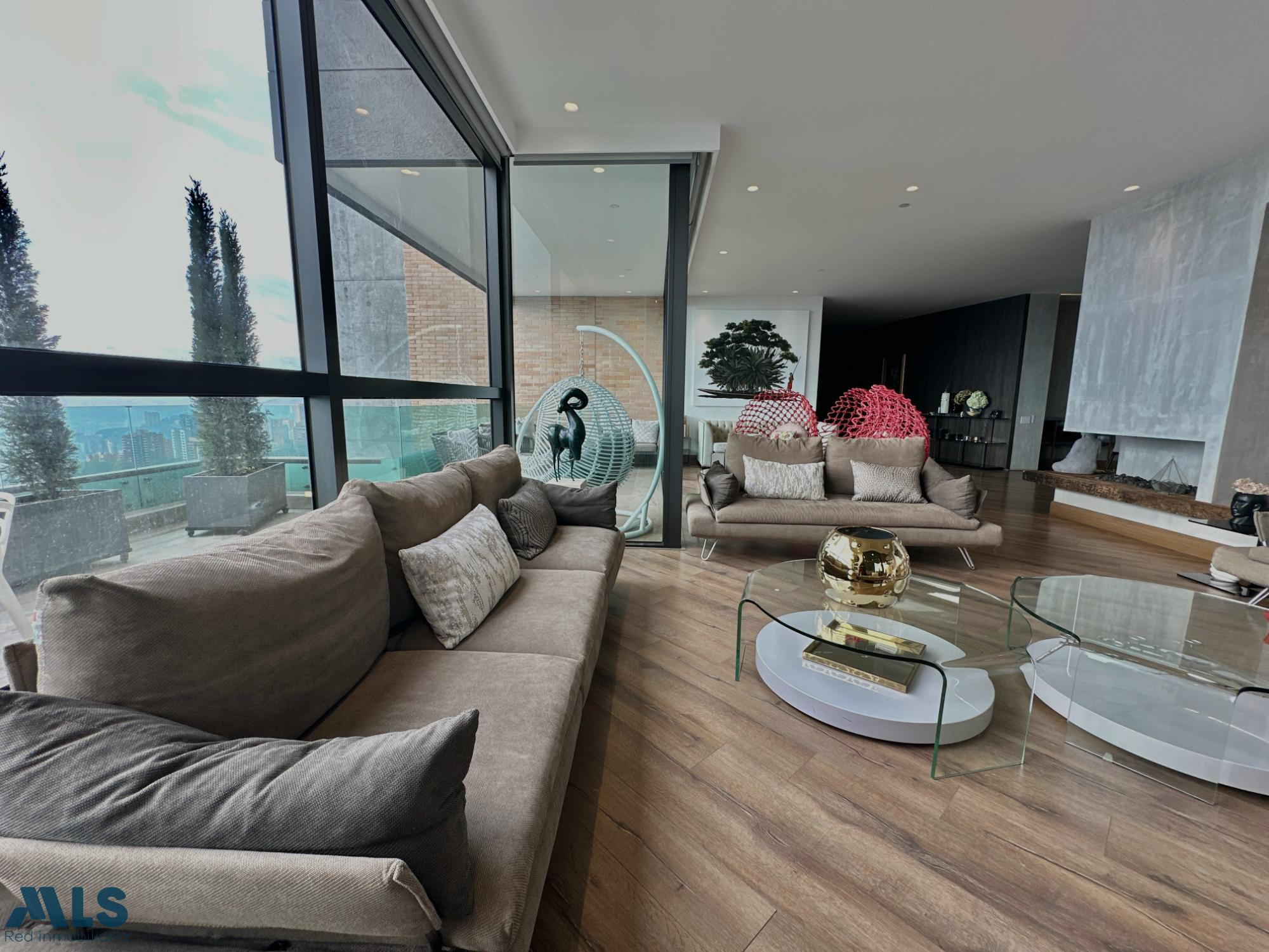 ESPECTACULAR APARTAMENTO CON VISTA 360 GRADOS EN VENTA EN EL POBLADO medellin - los balsos no 1