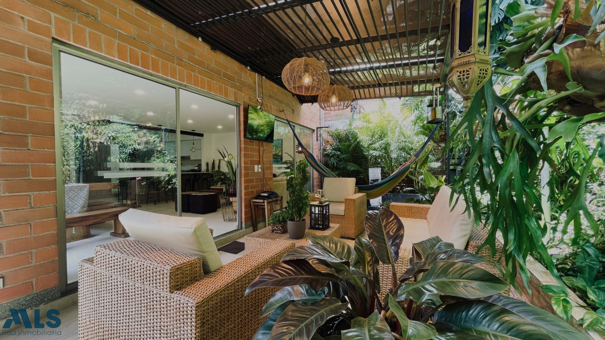 VENTA CASA UNIDAD CON PISCINA ENVIGADO EL ESMERALDAL envigado - el esmeraldal