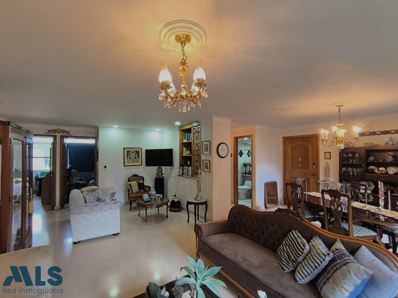 venta $740.000.000, apartamento en venta ubicado Cerca de la Iglesia Santa Teresita. medellin - laureles