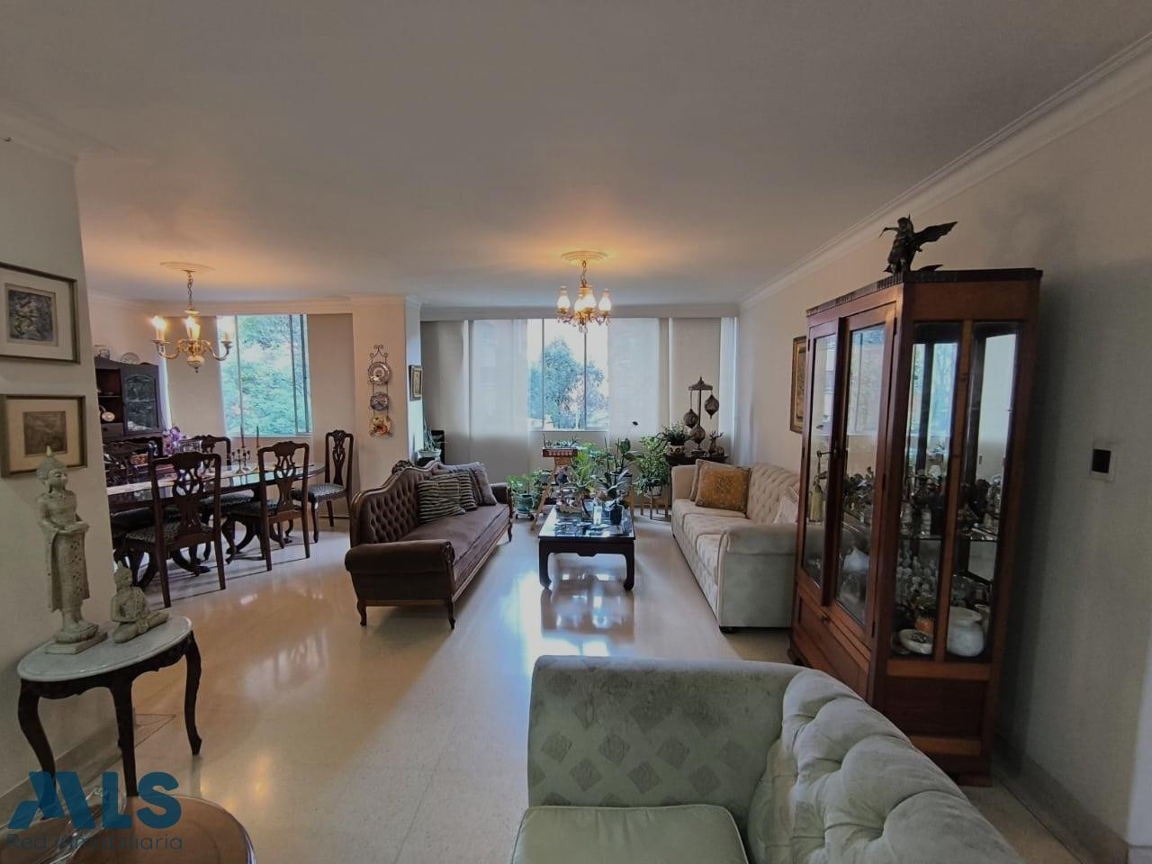 venta $740.000.000, apartamento en venta ubicado Cerca de la Iglesia Santa Teresita. medellin - laureles