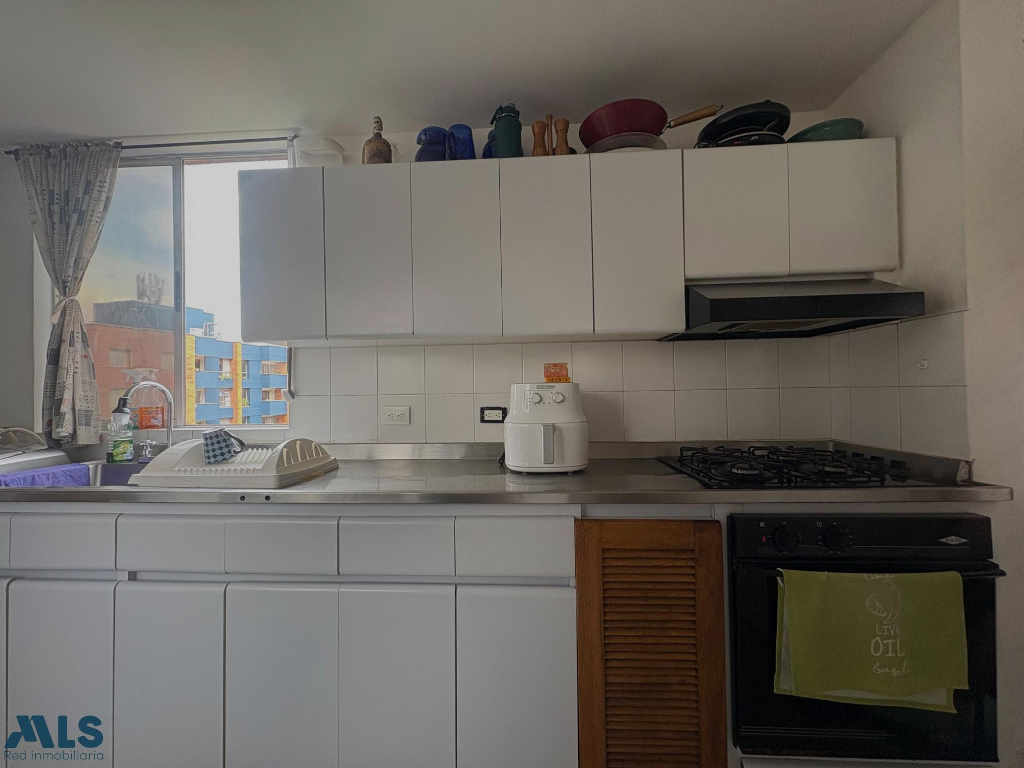 Apartamento para remodelar con excelente potencial en El Poblado – Loma de los Yarumo medellin - la frontera