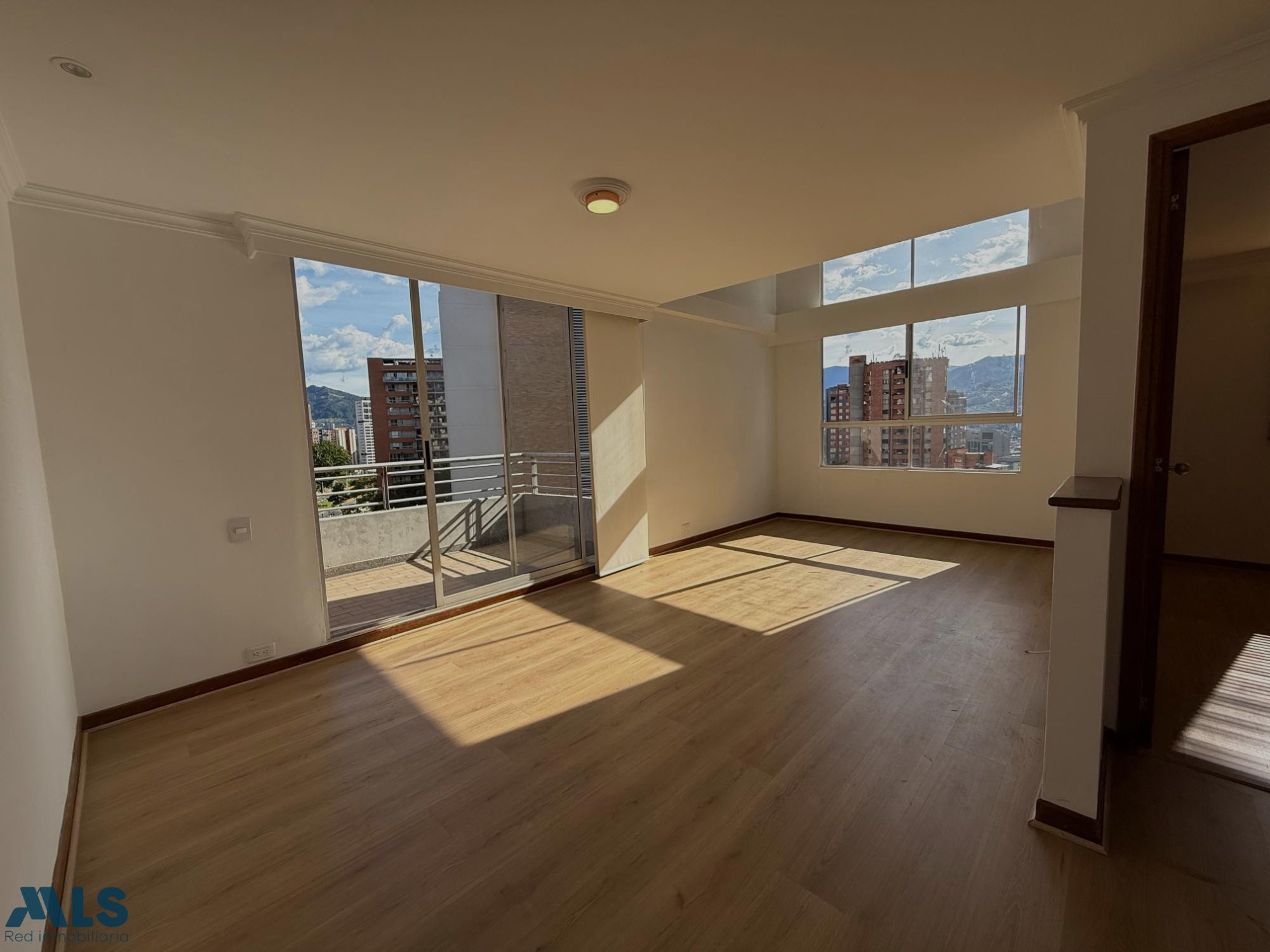Apartamento duplex con excelente ubicación medellin - los balsos no 1