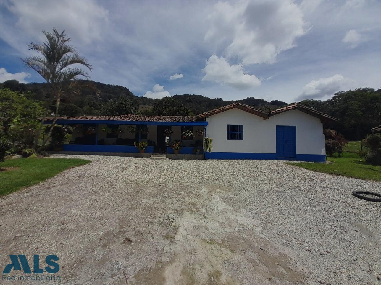 Venta de Espectacular Terreno, cerca al aeropuerto JMC rionegro - v yarumal