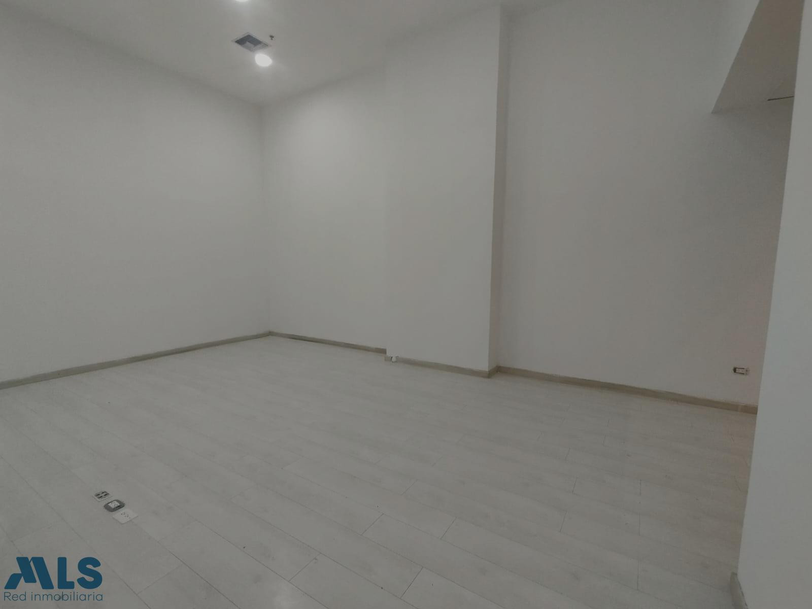 Venta de Local en Centro Comercial Aventura medellin - el chagualo