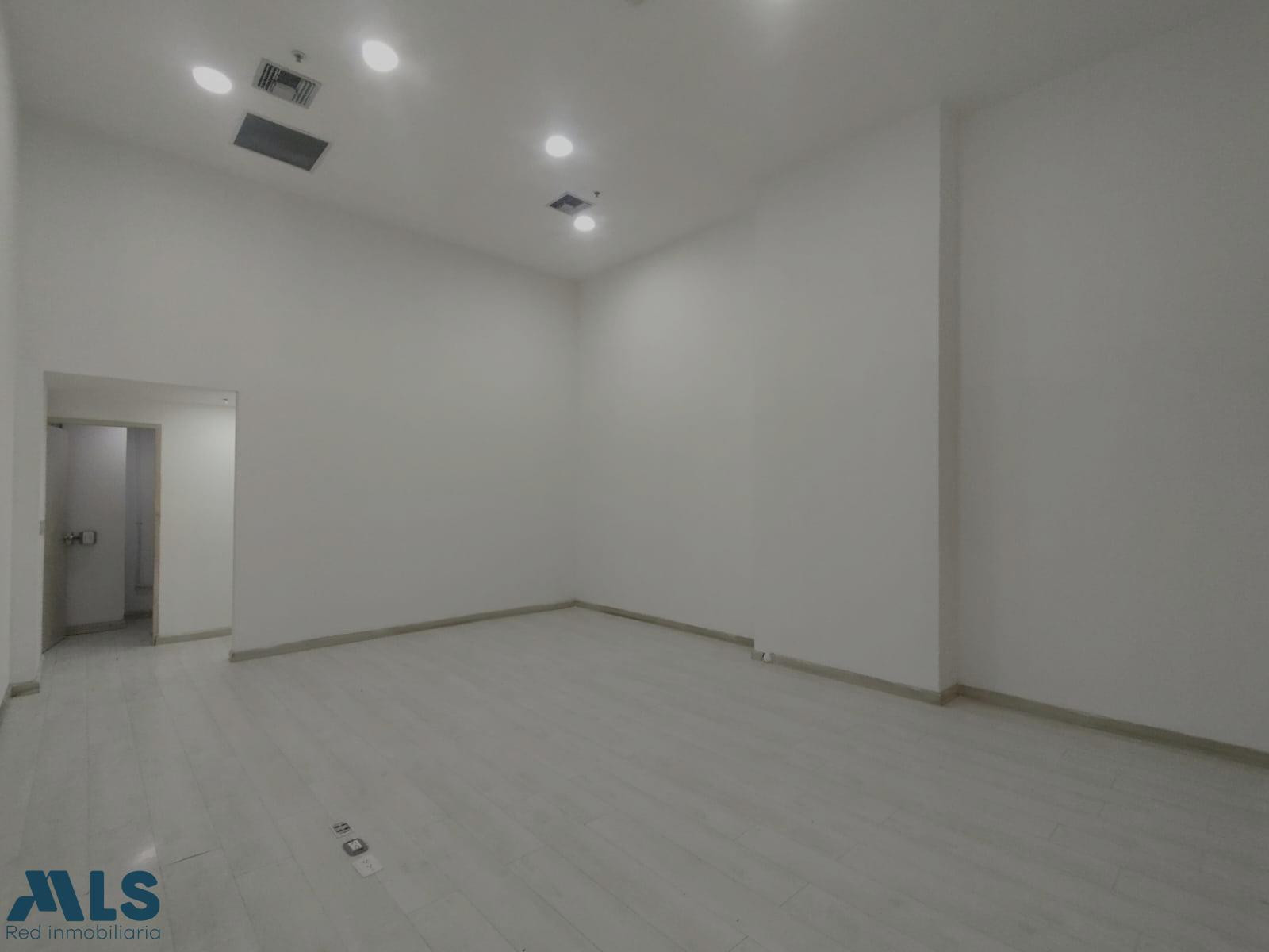 Venta de Local en Centro Comercial Aventura medellin - el chagualo