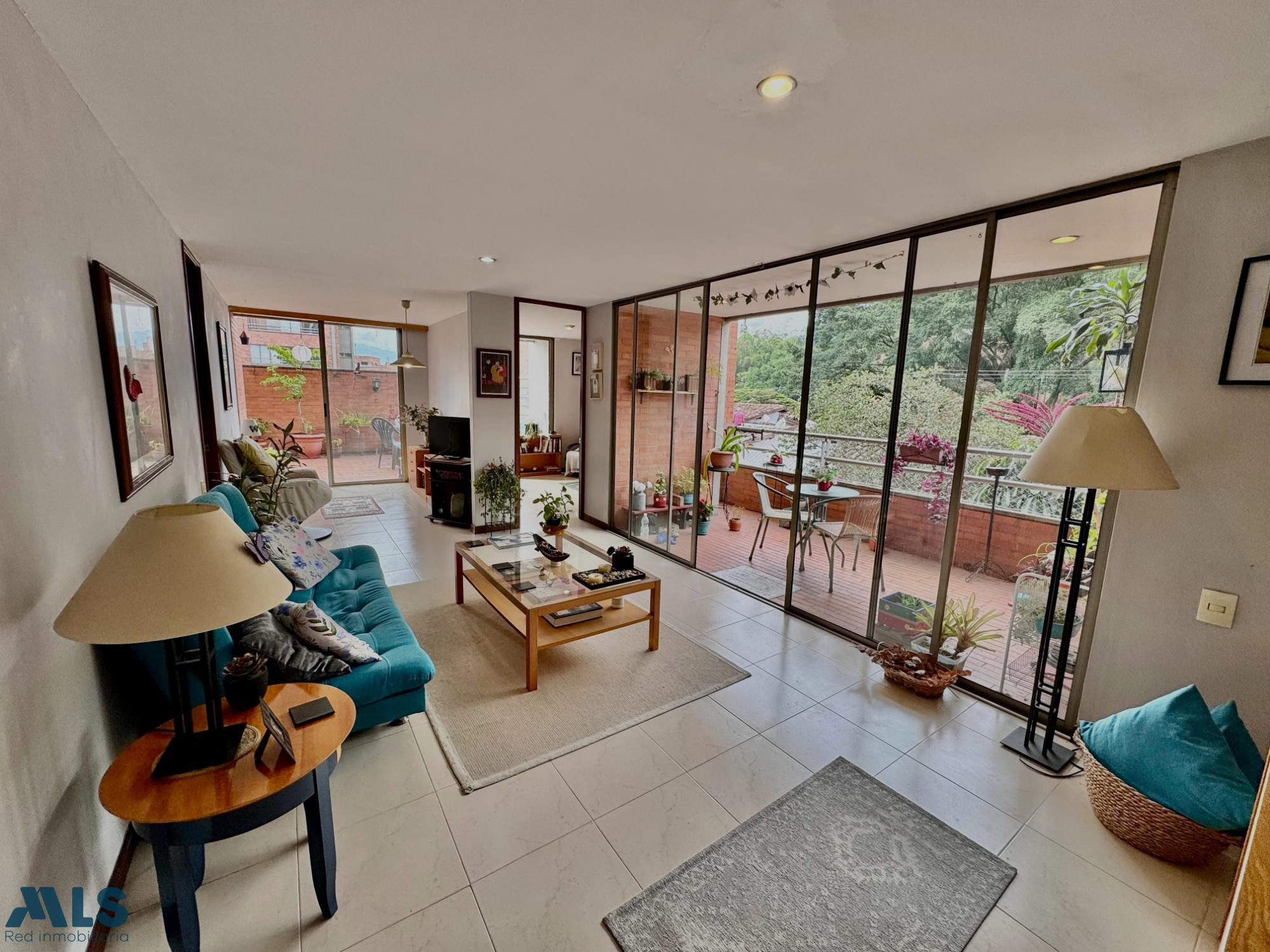Acogedor apartamento en zona plana, cerca a todo! medellin - patio bonito