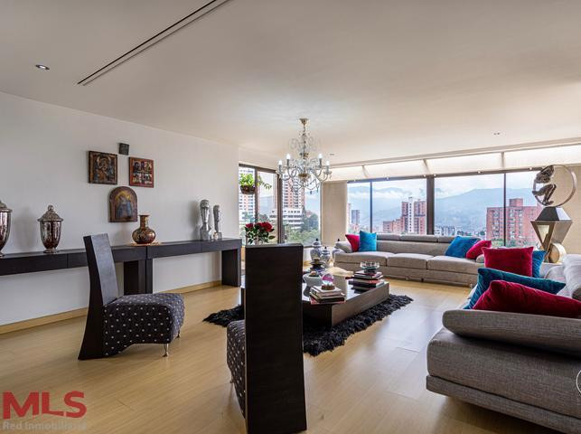 Hermoso apartamento de amplios espacios semiremodelado medellin - la visitacion