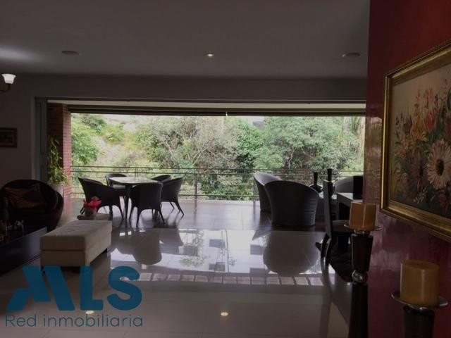 Imponente casa en Envigado sector Benedictinos envigado - loma de benedictinos