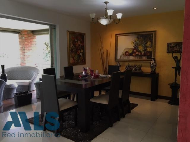 Imponente casa en Envigado sector Benedictinos envigado - loma de benedictinos