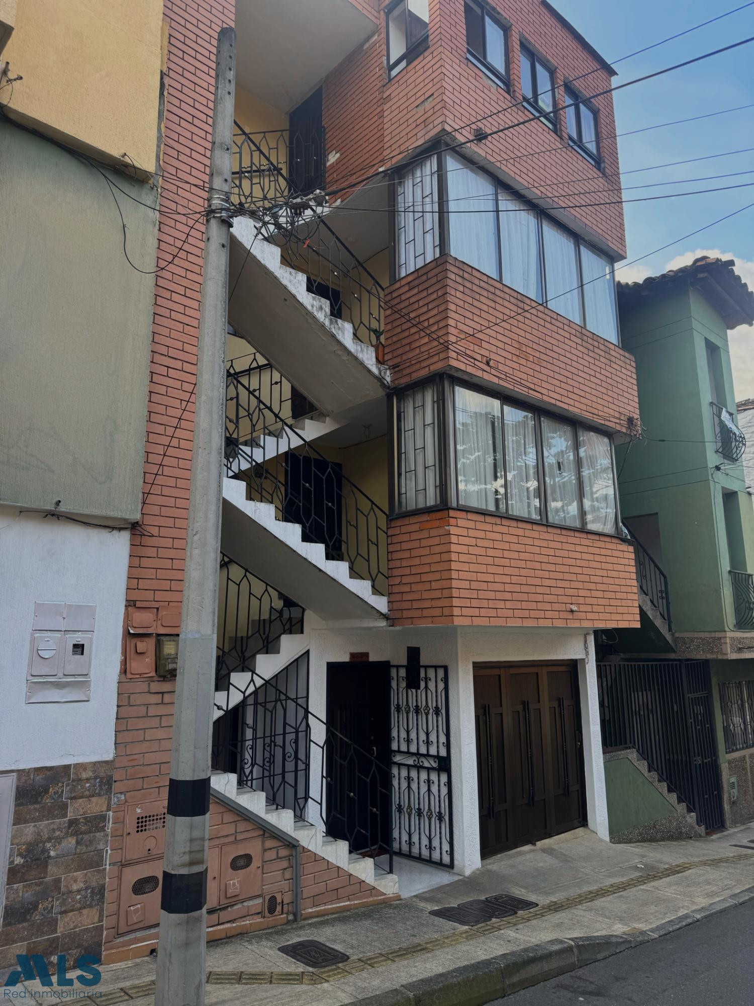 CASA REMODELADA CON UNA MUY BUENA UBICACIÓN ENVIGADO envigado - barrio mesa