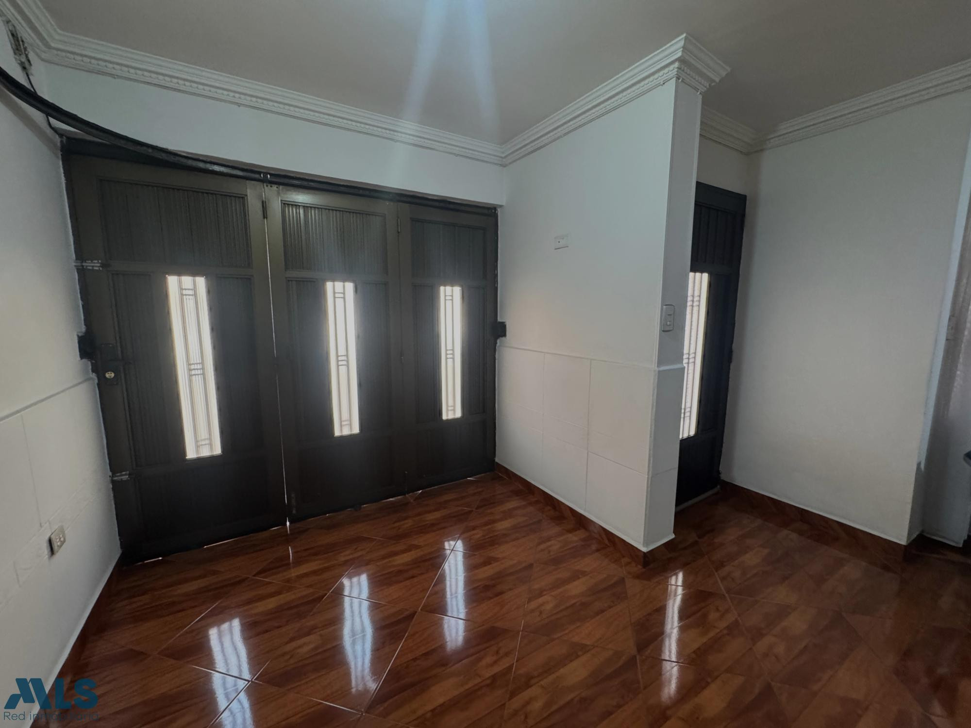 CASA REMODELADA CON UNA MUY BUENA UBICACIÓN ENVIGADO envigado - barrio mesa