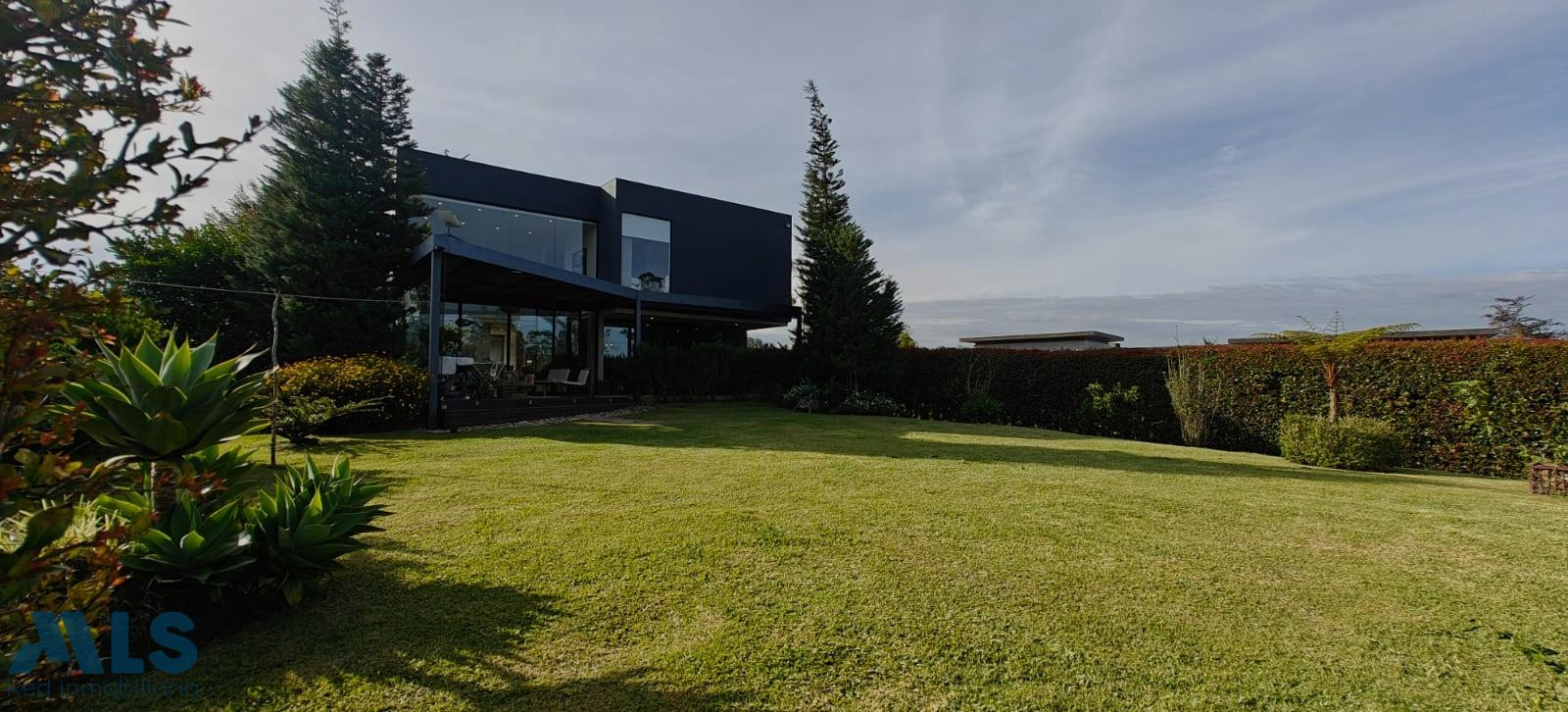 casa de lujo en exclusiva unidad en llanogrande rionegro - llanogrande