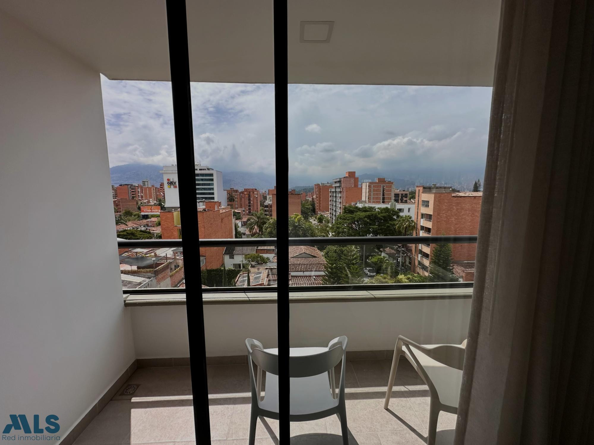 Nuevo Apto con licencia para renta corta en laureles medellin - laureles