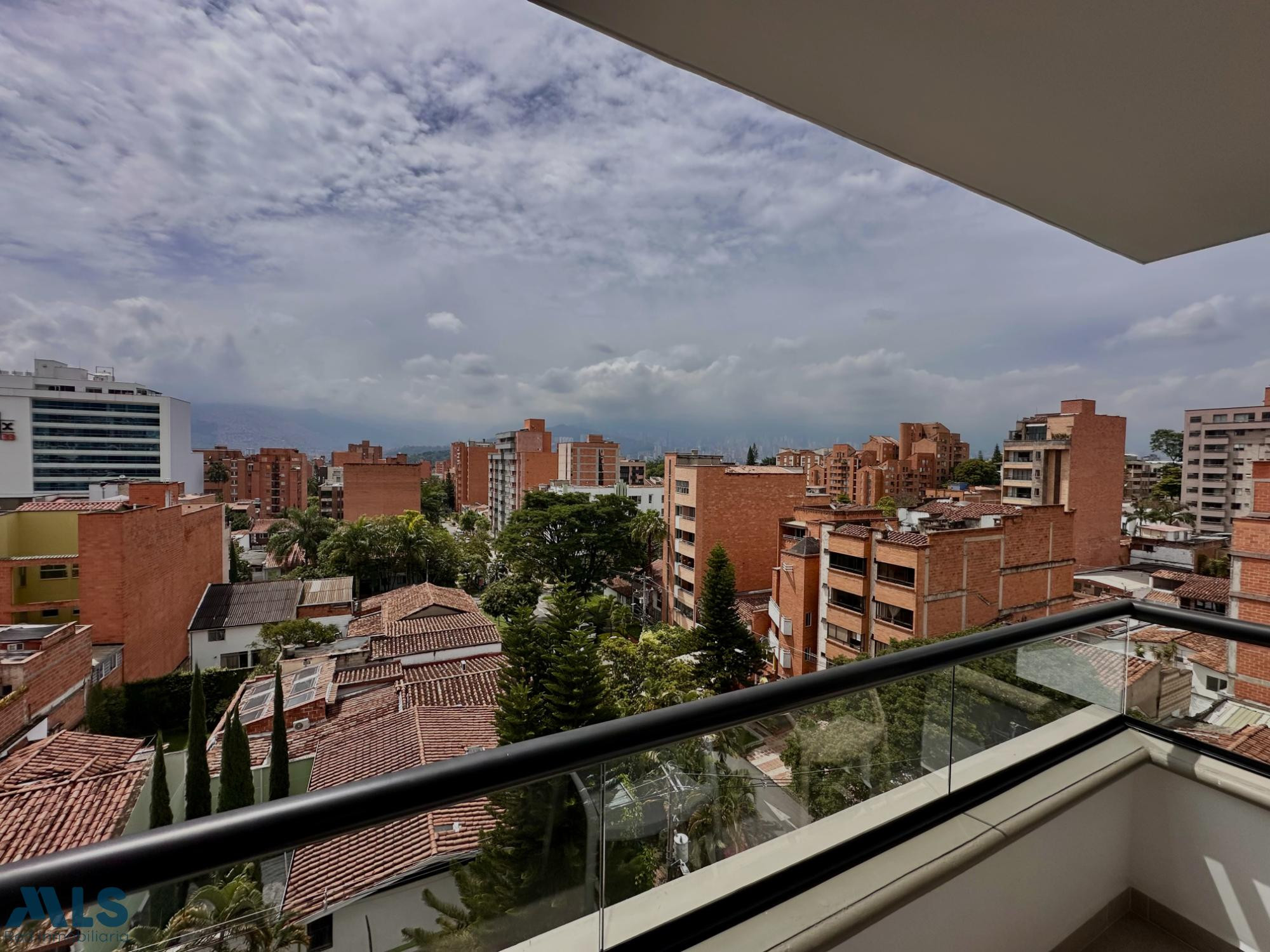 Nuevo Apto con licencia para renta corta en laureles medellin - laureles
