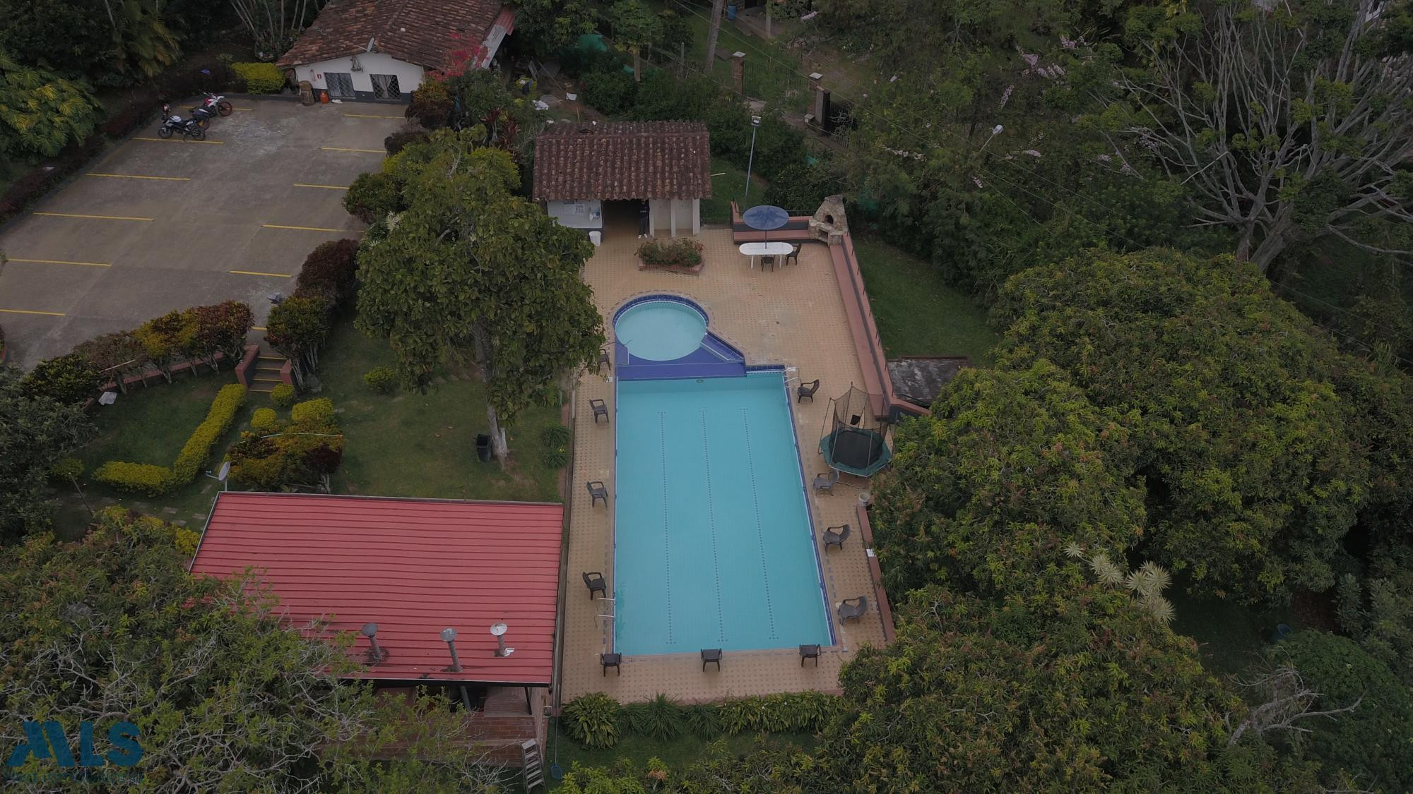 Encantadora finca Villa Esther,con opción de alquiler diario o proyectos de inversión girardota - rural