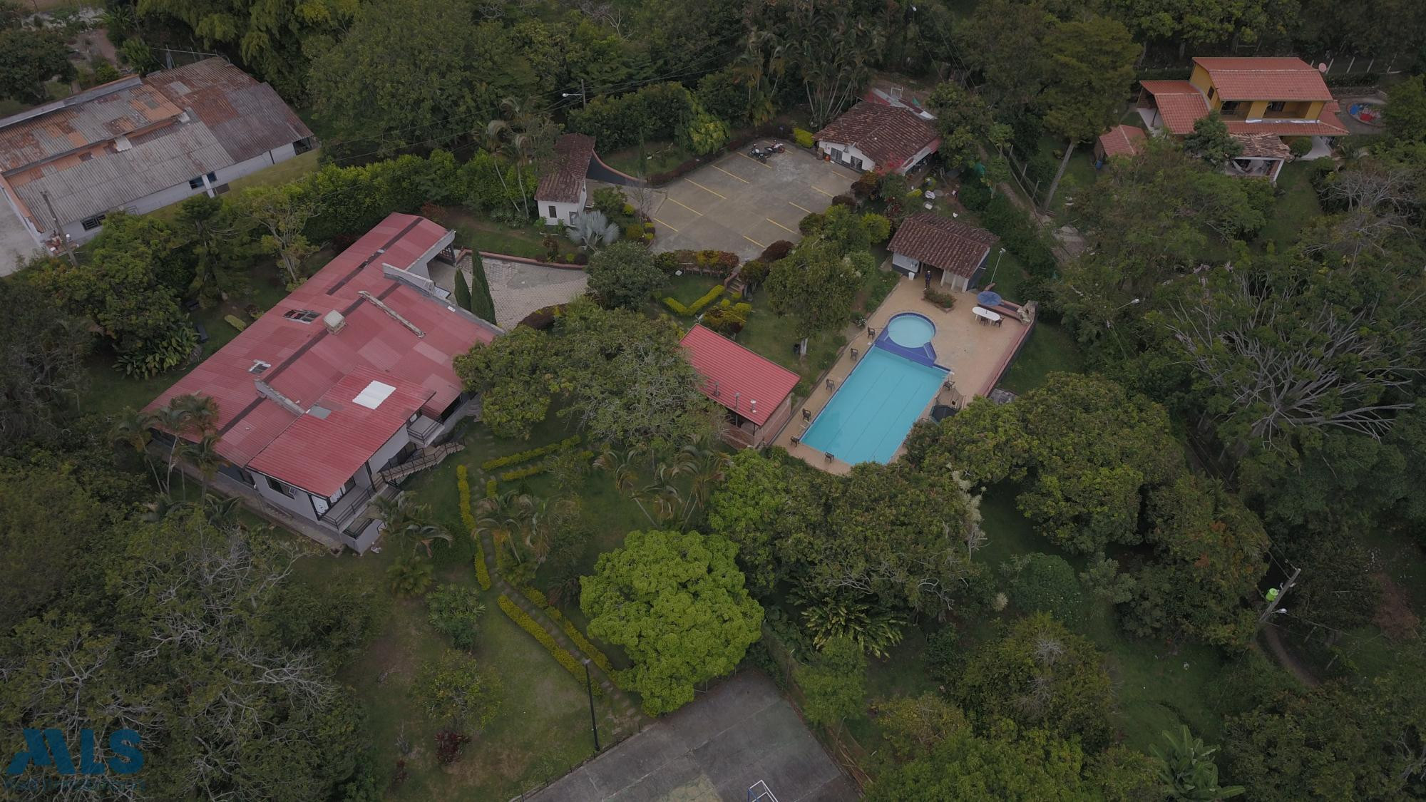 Encantadora finca Villa Esther,con opción de alquiler diario o proyectos de inversión girardota - rural