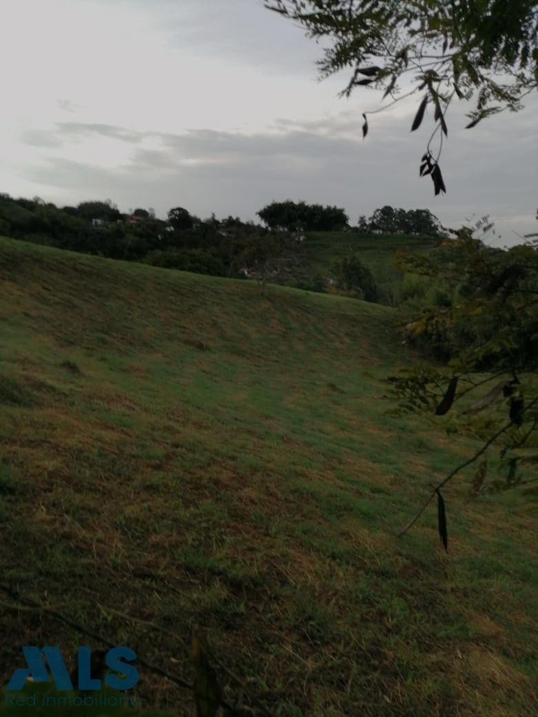Lote a borde de vía Pereira Armenia, Condina pereira - via condina